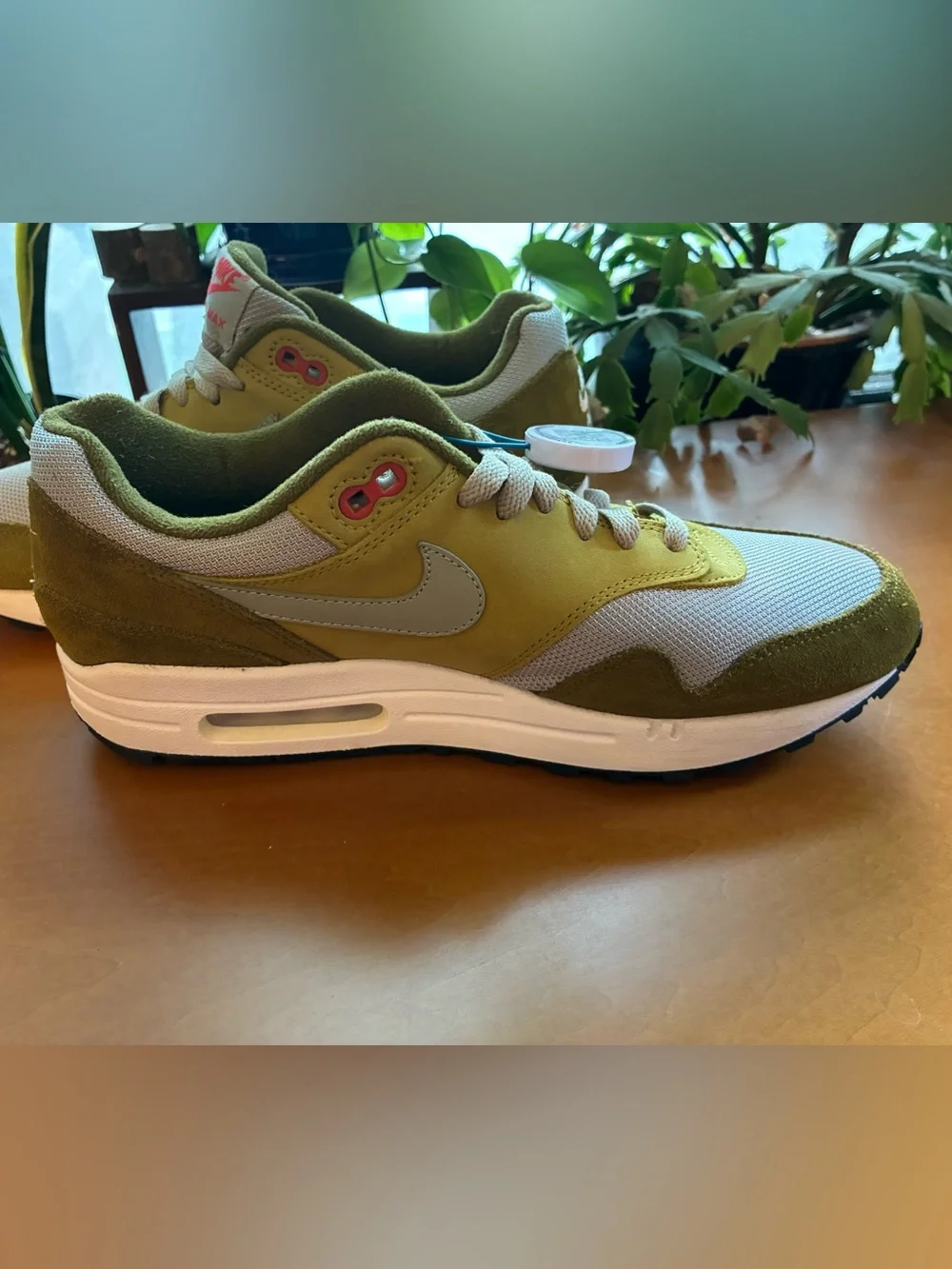 Nike Olive Air Max 1 Premium Retro Olive Curry Pack Sneakers 9.5M